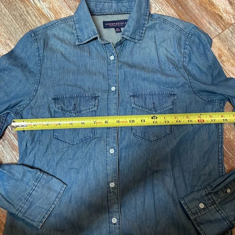 Aeropostale blue denim button down sz small